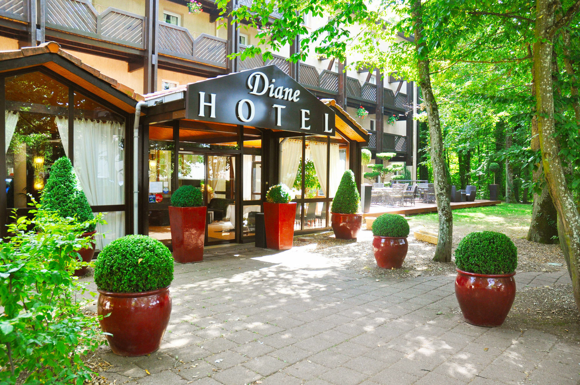 Enzo Hotels Diane - Logis Amnéville Exterior foto